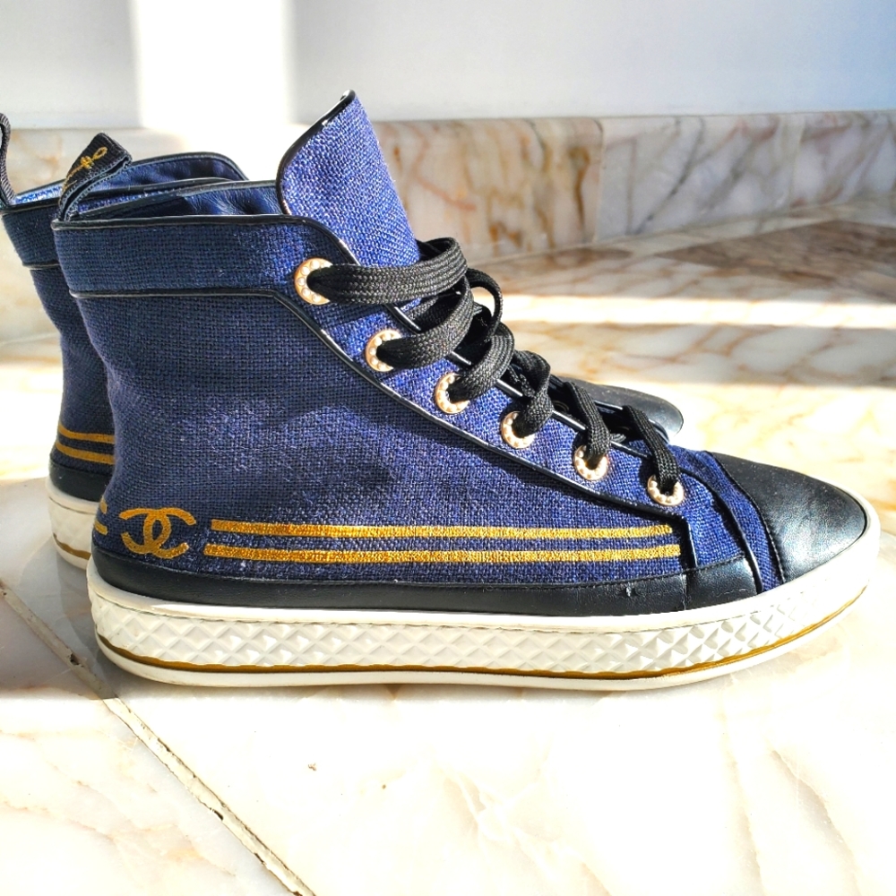 Authentic Chanel canvas leather sneakers navy blue 40.5